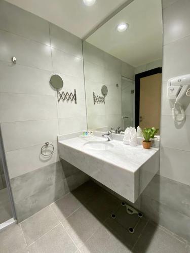 Bathroom, Touq Balad near Biet Nassif Bathroom, Touq Balad near Biet Nassif