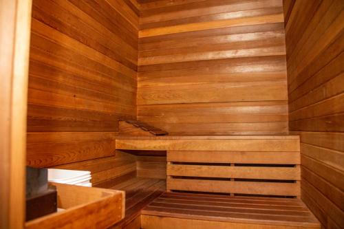 Sauna, Happy Day Inn in Burnaby (BC) Sauna, Happy Day Inn in Burnaby (BC)