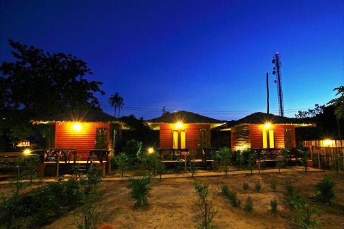 Vista exterior, PP Red Tuna Hut in Loh Ba Gao Vista exterior, PP Red Tuna Hut in Loh Ba Gao