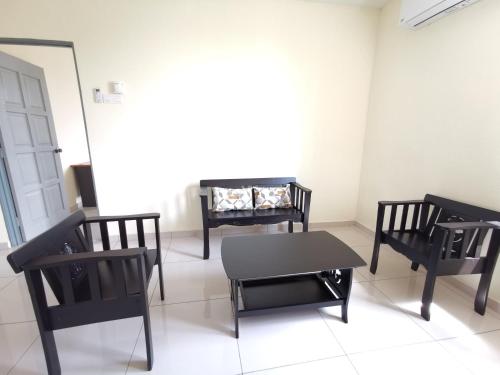 Ria Semi-D Homestay in Batu Kikir Ria Semi-D Homestay in Batu Kikir