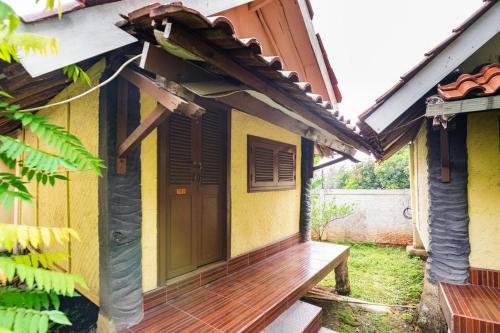 RedDoorz near Universitas Pamulang in Ciputat RedDoorz near Universitas Pamulang in Ciputat
