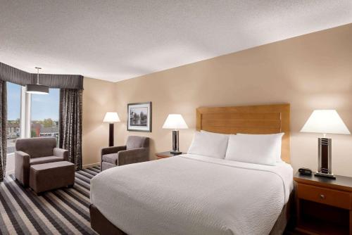 Παροχές, Royal Hotel West Edmonton, Trademark Collection by Wyndham in Edmonton (AB) Παροχές, Royal Hotel West Edmonton, Trademark Collection by Wyndham in Edmonton (AB)