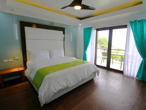Manarra Sea View Resort in Puerto Galera Manarra Sea View Resort in Puerto Galera