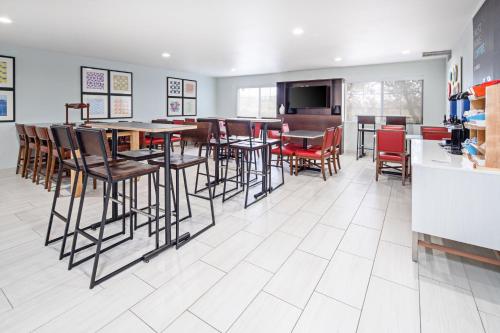 Φαγητό και ποτό, Holiday Inn Express & Suites Watsonville By IHG in Γουάτσονβιλ(Καλιφόρνια) Φαγητό και ποτό, Holiday Inn Express & Suites Watsonville By IHG in Γουάτσονβιλ(Καλιφόρνια)