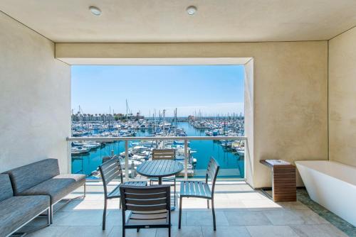 Balcony/terrace, Shade Hotel Redondo Beach in Beach Cities Balcony/terrace, Shade Hotel Redondo Beach in Beach Cities