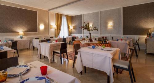 Restaurant, Hotel Ambasciatori in Brescia Restaurant, Hotel Ambasciatori in Brescia
