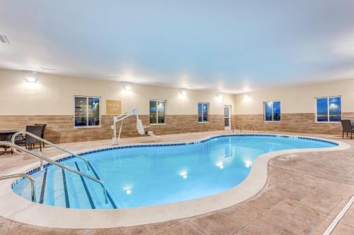 Úszómedence, Candlewood Suites Bethlehem South By IHG in Betlehem (Pennsylvania) Úszómedence, Candlewood Suites Bethlehem South By IHG in Betlehem (Pennsylvania)