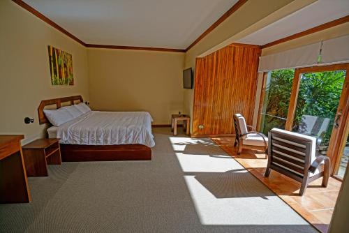 El Establo Mountain Hotel in Monteverde El Establo Mountain Hotel in Monteverde