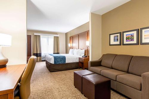Comfort Inn & Suites Pine Bluff in ไพน์บลัฟฟ์ (AR) Comfort Inn & Suites Pine Bluff in ไพน์บลัฟฟ์ (AR)