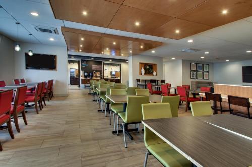 Ételek és italok, Holiday Inn Express Baltimore BWI Airport West By IHG in Hanover (Maryland) Ételek és italok, Holiday Inn Express Baltimore BWI Airport West By IHG in Hanover (Maryland)
