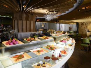 The Luxe Manor near Hong Kong Science Museum The Luxe Manor near Hong Kong Science Museum