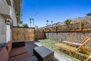 Caliente Tropics Hotel in Palm Springs (CA) Caliente Tropics Hotel in Palm Springs (CA)