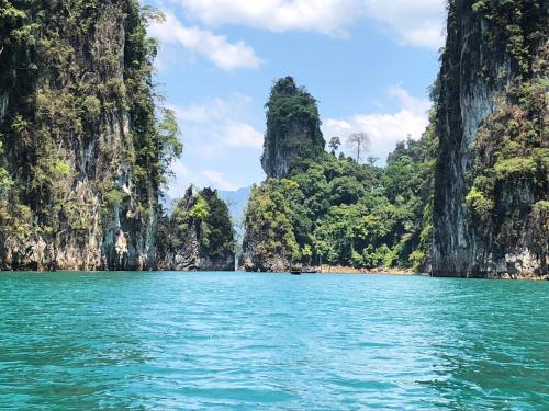 View, Khao Sok Blue Mountain in Khao Sok (Suratthani) View, Khao Sok Blue Mountain in Khao Sok (Suratthani)