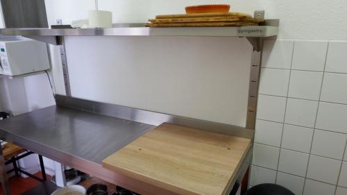 Kitchen, Hostel am Kurtti in Airport Berlin-Tegel Kitchen, Hostel am Kurtti in Airport Berlin-Tegel