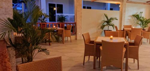 Restaurant, Cebu Seaview Dive Resort in Moalboal Restaurant, Cebu Seaview Dive Resort in Moalboal