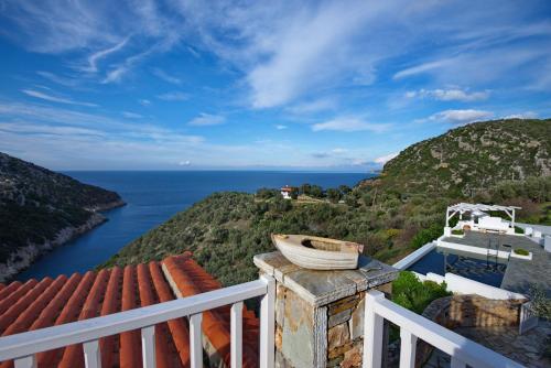 Erkély/terasz, Luxurious Villa with Wonderful View in Alonissos Erkély/terasz, Luxurious Villa with Wonderful View in Alonissos