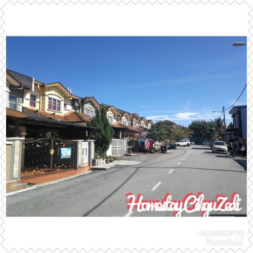 훌루 랑갓의 프라이빗 하우스 (160m², 침실 4개, 프라이빗 욕실 3개) (HOMESTAY CIKGU ZEDI HULU LANGAT) in 훌루 랑갓 훌루 랑갓의 프라이빗 하우스 (160m², 침실 4개, 프라이빗 욕실 3개) (HOMESTAY CIKGU ZEDI HULU LANGAT) in 훌루 랑갓