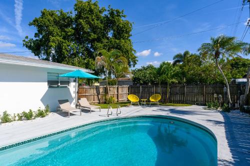 Luxury Casa 4 Bedrooms with Pool & Game Room 15 mins to Ocean near Waffle House Luxury Casa 4 Bedrooms with Pool & Game Room 15 mins to Ocean near Waffle House