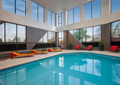 Swimming pool, Crowne Plaza Dallas Market Ctr - Love Field, an IHG Hotel in Stemmons Corridor Swimming pool, Crowne Plaza Dallas Market Ctr - Love Field, an IHG Hotel in Stemmons Corridor