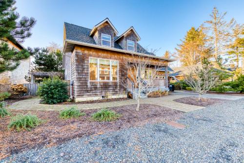 Agate Habit in Rockaway Beach (OR) Agate Habit in Rockaway Beach (OR)