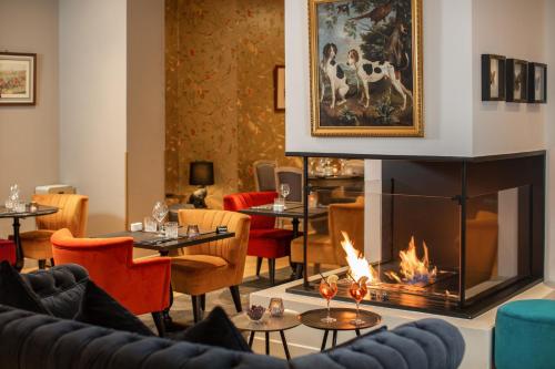 酒吧/高級酒吧, 朗布依埃瑞麗都城堡美居酒店 (Hôtel Mercure Rambouillet Relays du Château) in 杭布葉 酒吧/高級酒吧, 朗布依埃瑞麗都城堡美居酒店 (Hôtel Mercure Rambouillet Relays du Château) in 杭布葉