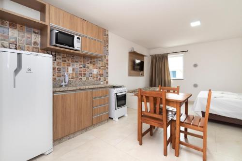 Kitchen, Apart Hotel Canto Grande in Bombinhas Kitchen, Apart Hotel Canto Grande in Bombinhas