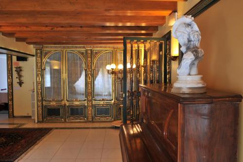 Comoditats, Hotel Tall de Conill in Capellades Comoditats, Hotel Tall de Conill in Capellades