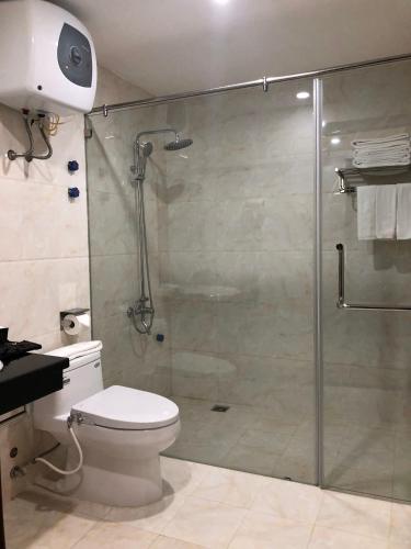 Bathroom, Tung Duong Hotel in Thai Nguyen Bathroom, Tung Duong Hotel in Thai Nguyen