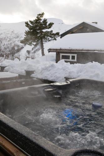 Hot tub, Strandafjellet Mountain Lodge in Stranda Hot tub, Strandafjellet Mountain Lodge in Stranda