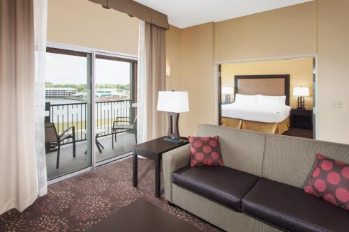 Holiday Inn Express & Suites Sandusky By IHG in Sandusky (OH) Holiday Inn Express & Suites Sandusky By IHG in Sandusky (OH)
