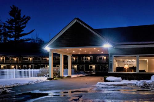 入口, 蒙特麥迪遜套房酒店 (Mt. Madison Inn & Suites) in 戈爾哈姆 (NH) 入口, 蒙特麥迪遜套房酒店 (Mt. Madison Inn & Suites) in 戈爾哈姆 (NH)