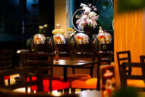 Restaurant, News Hotel Surabaya in Waru Restaurant, News Hotel Surabaya in Waru