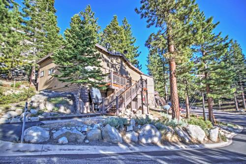 Stateline Condo, 1 Mi to Boulder Lodge at Heavenly Stateline