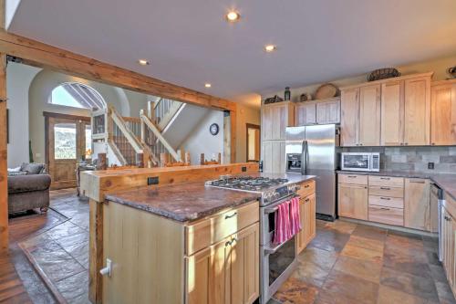 Exceptional Breckenridge Sky Lodge with Hot Tub! in บลู ริเวอร์ Exceptional Breckenridge Sky Lodge with Hot Tub! in บลู ริเวอร์