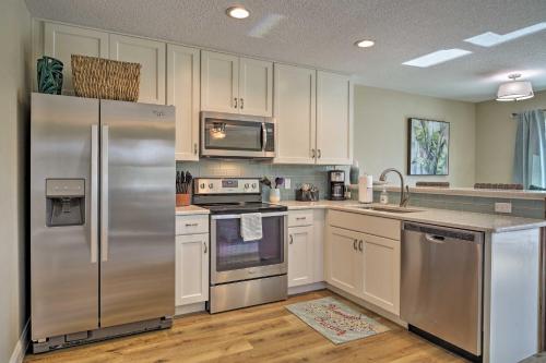 Newly Built Cocoa Beach Escape 1 Block to Beach! in 可可海灘 Newly Built Cocoa Beach Escape 1 Block to Beach! in 可可海灘