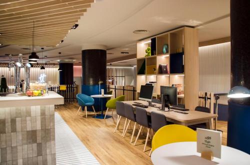 Pub/Área de Estar, Suites Plaza Hotel & Wellness in Andorra-a-Velha Pub/Área de Estar, Suites Plaza Hotel & Wellness in Andorra-a-Velha