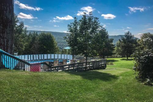 6 Acres with Pool Spacious Naples Vacation Rental! in 那不勒斯 (NY) 6 Acres with Pool Spacious Naples Vacation Rental! in 那不勒斯 (NY)
