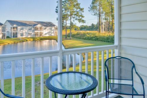 Altan/terrasse, Spacious Myrtle Beach Family Retreat with Resort Pool in Carolina Forest Altan/terrasse, Spacious Myrtle Beach Family Retreat with Resort Pool in Carolina Forest
