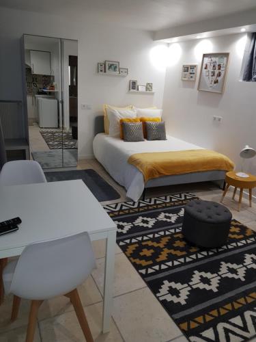 studio proche Paris et la defense 10min - non-fumeur in Bezons studio proche Paris et la defense 10min - non-fumeur in Bezons