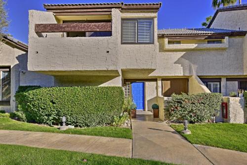 Tahquitz Creek Golf Resort Townhome with Pool Access in 大教堂市 Tahquitz Creek Golf Resort Townhome with Pool Access in 大教堂市