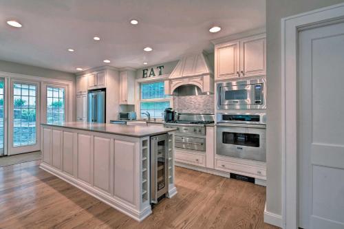 Waterfront Harveys Lake House with Private Dock! in Clarks Summit (Pennsylvania) Waterfront Harveys Lake House with Private Dock! in Clarks Summit (Pennsylvania)