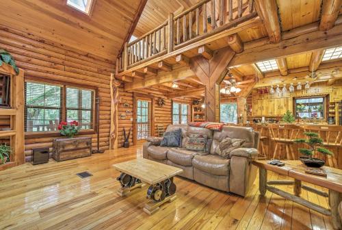 Quiet Inverness Log Cabin with Furnished Deck! in Floral City Quiet Inverness Log Cabin with Furnished Deck! in Floral City