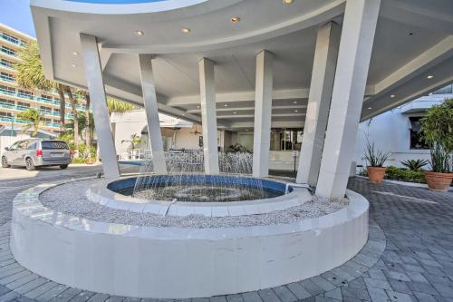 Luxe Beachfront Ft Lauderdale Resort Condo with Pool! Fort Lauderdale