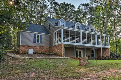 Renovated Lakefront Home with Dock - 11 Mi to Clemson Anderson 
