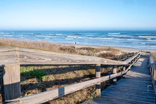 Port Aransas Condo with Pool Access Walk to Beach! in Port Aransas (TX) Port Aransas Condo with Pool Access Walk to Beach! in Port Aransas (TX)