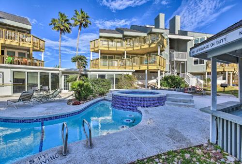 Port Aransas Condo with Pool Access Walk to Beach! in Port Aransas (TX) Port Aransas Condo with Pool Access Walk to Beach! in Port Aransas (TX)