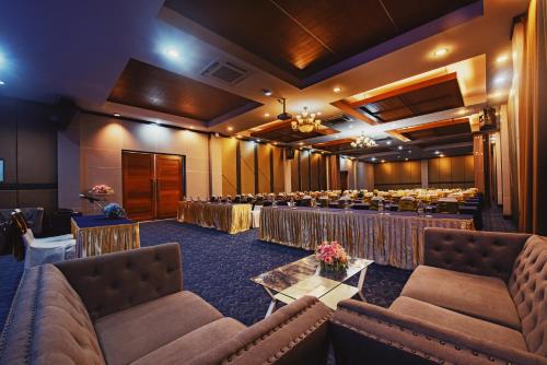 ห้องจัดเลี้ยง, นานา บีช โฮเต็ล (Nana Beach Hotel) in ชุมพร ห้องจัดเลี้ยง, นานา บีช โฮเต็ล (Nana Beach Hotel) in ชุมพร