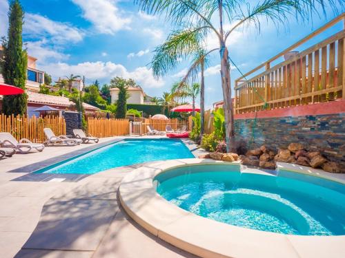 Swimming pool, Hotel et Appart Hotel Les Flots Bleus in Antheor Swimming pool, Hotel et Appart Hotel Les Flots Bleus in Antheor
