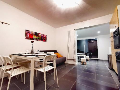 Suite Barthelemy - Spa et Sauna in Melun Suite Barthelemy - Spa et Sauna in Melun