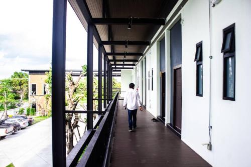 Balcony/terrace, DE VINE HOUSE in Roi Et Balcony/terrace, DE VINE HOUSE in Roi Et